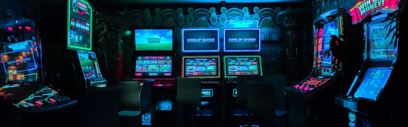 虚拟体育赛事模拟界面，如赛马和赛车