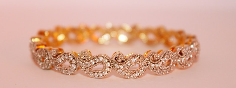 多种在线棋牌游戏界面展示，包含扑克和麻将